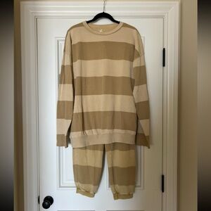 Yellow stripe lounge set